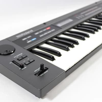 Roland Alpha Juno-2 61-Key Programmable Polyphonic Synthesizer 1985 - 1988 - Black