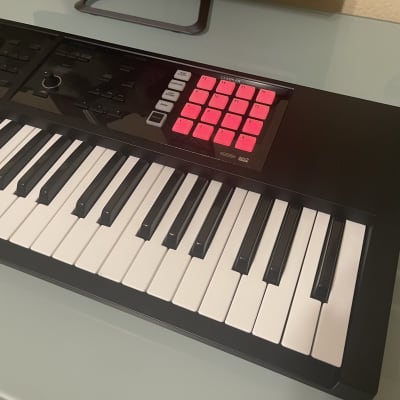 Roland FA-07 76-Key Music Workstation 2014 - Present - Black