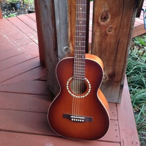 Art + Lutherie Ami Cedar Antique Burst Q1 | Reverb