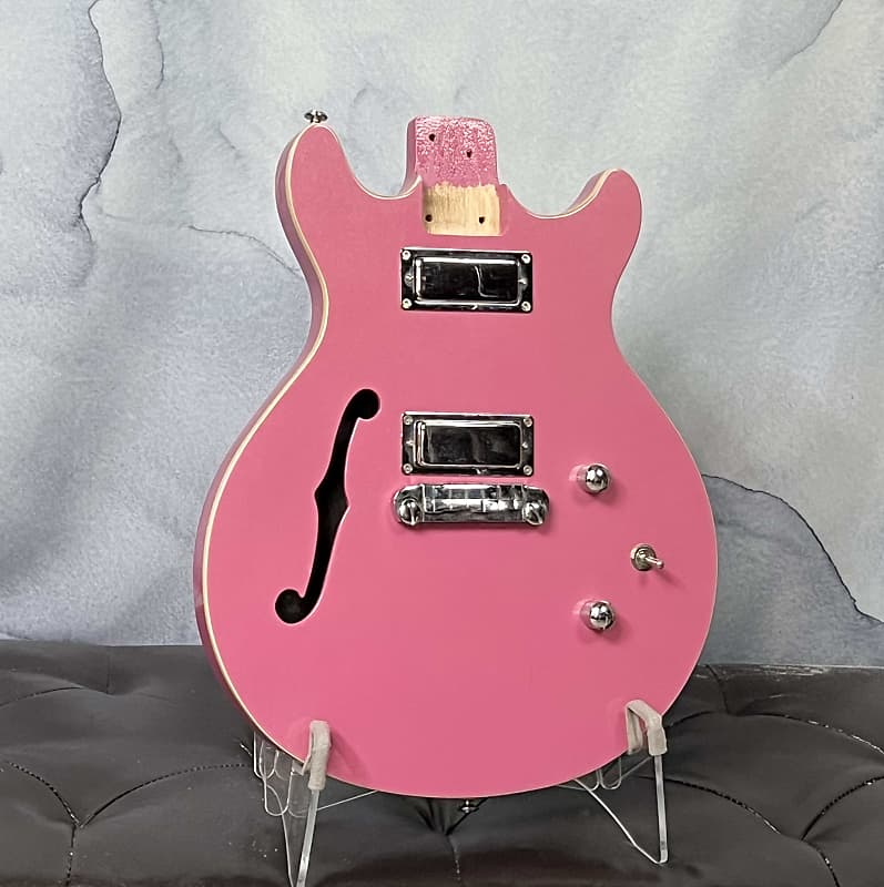 100％本物 Daisy Rock Retro-H Loaded Semi-Hollow Body Flash Pink | Reverb ギター