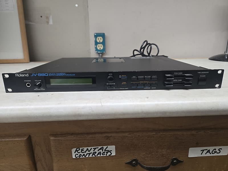 Roland JV-880 Multi Timbral Synthesizer Module | Reverb