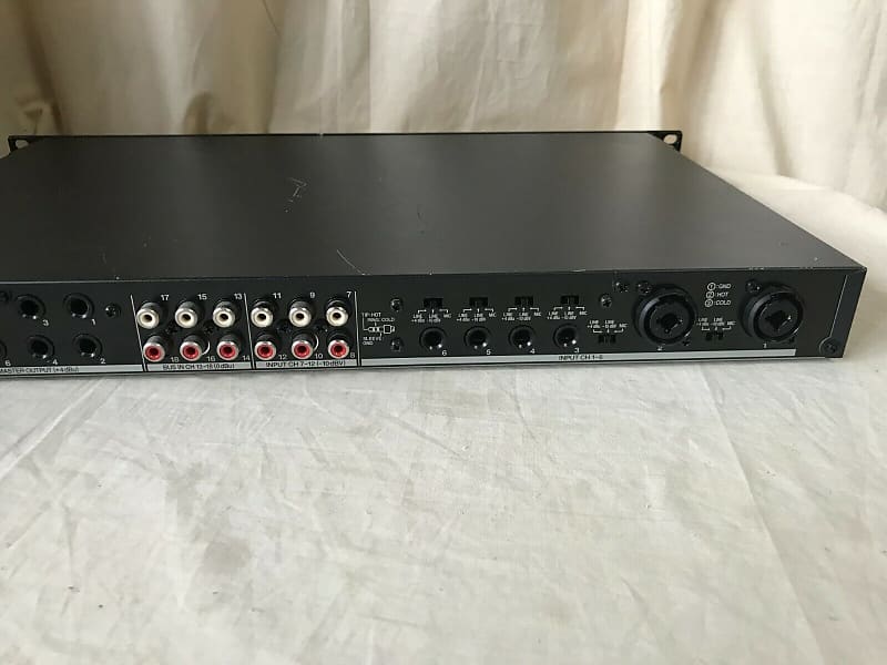 Roland FM-186 Microphone Line Mixer 18CH 6BUS MIC Line MIXER