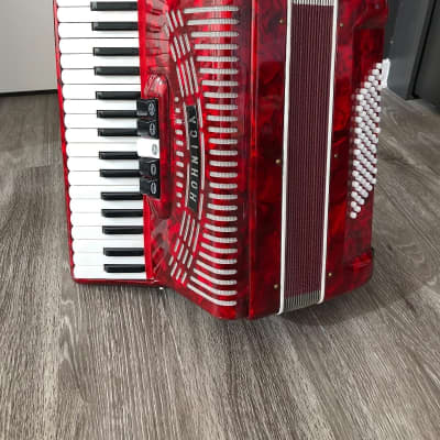 Hohner 1305-RED 72 Bass Entry Level 97-Key Piano Accordion image 2