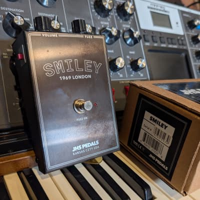 JHS Legends Series Smiley 1969 London Fuzz | Reverb