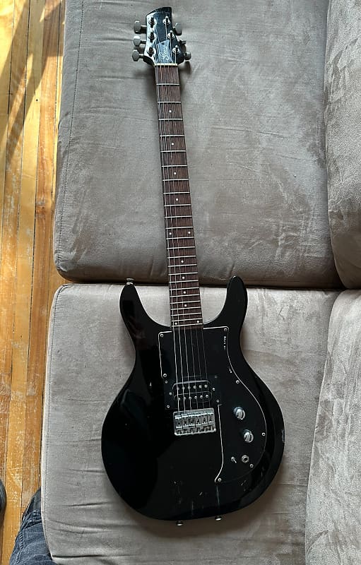 Greco APW-500 black – Chicago Music Exchange