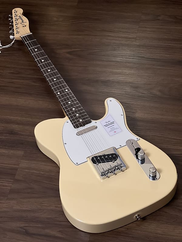 Fender Japan Traditional II 60s Telecaster with Rosewood FB in Vintage White