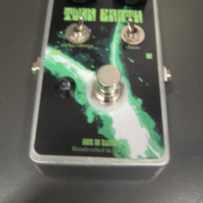 Nine of Swords Twin Earth - majorly freaky Distortion / Fuzz effect pedal image 1
