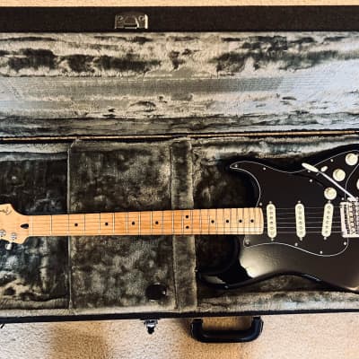 Fender Special Edition Player Stratocaster - MN  2021 Black - Upgraded Bone Nut - With Case for sale