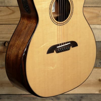 Alvarez AG60ce Armrest Acoustic/Electric Guitar Natural for sale