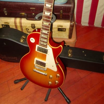 2007 Gibson  Custom Shop Les Paul R8 Sunburst image 2