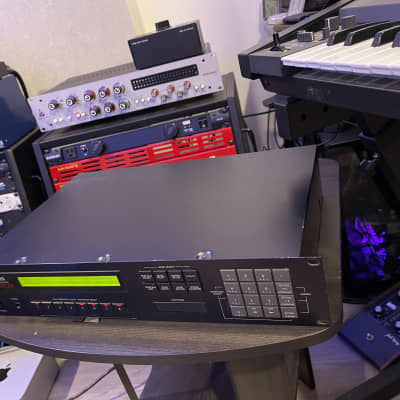 Yamaha TX802 FM Tone Generator 1986 - Black