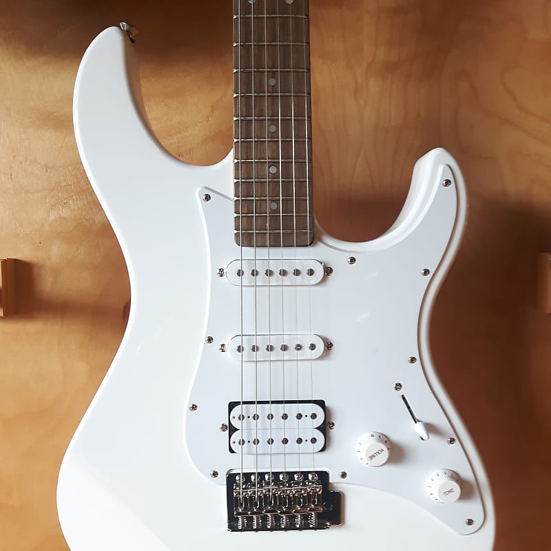 New Yamaha Pacifica PAC012 White | Reverb