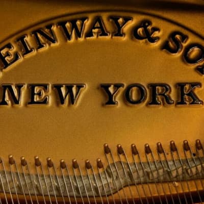 STEINWAY & SONS 5’11 – 1/2 model ” L ” grand piano image 4