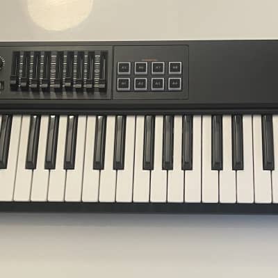 Roland A-800PRO 61-Key MIDI Keyboard Controller | Reverb