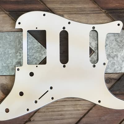 Real Life Relics White Stratocaster® Pickguard 3 Ply 11 Hole HSS    [PGAD5]