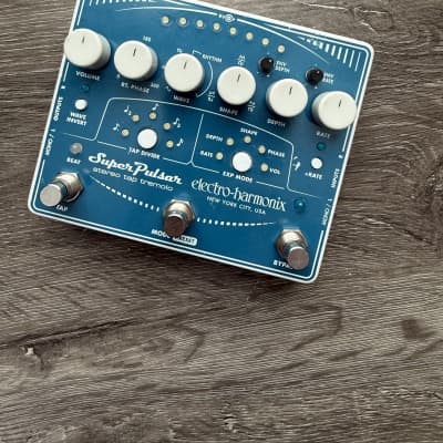 Electro-Harmonix Super Pulsar Tremolo | Reverb