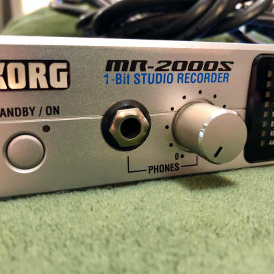 Korg MR-2000S-BK-SSD 1 Bit Studio Recorder/Silver Korg MR-2000S-BK-SSD 1 Bit Studio Recorder/Silver