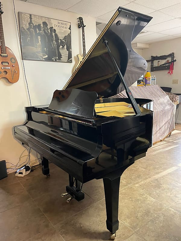 Baby grand piano Yamaha, model C3, 6’ image 1