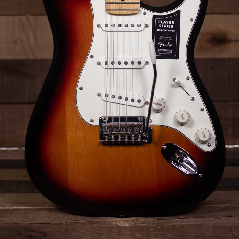 Fender Player Stratocaster SSS MN 3-Color Sunburst | Reverb