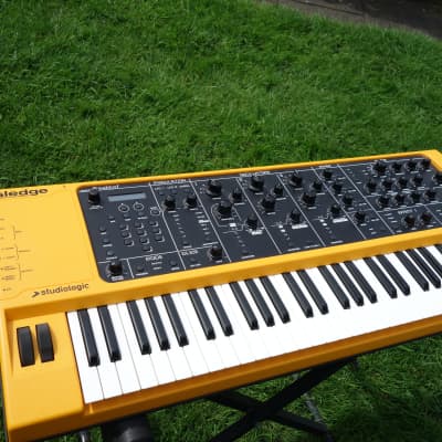 Studiologic Sledge 2.0 Polyphonic Virtual Analog Synthesizer 2010s - Amber Gold