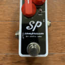 Xotic SP Compressor FX Pedal with Red Knobs
