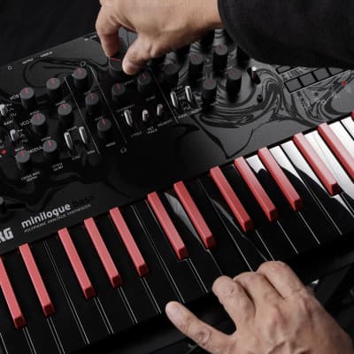 Korg Minilogue Bass 37-Key 4-Voice Polyphonic Synthesizer 2022 - Present - Black image 15