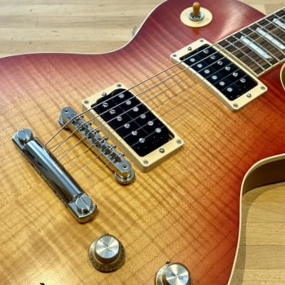 Gibson Les Paul Standard ‘60s Faded 2023 - Vintage Cherry Sunburst + Case image 2
