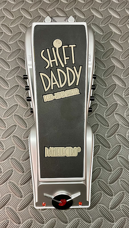 最新の激安danelectro shift daddy DSD-1 シルバー　エフェクター ギター