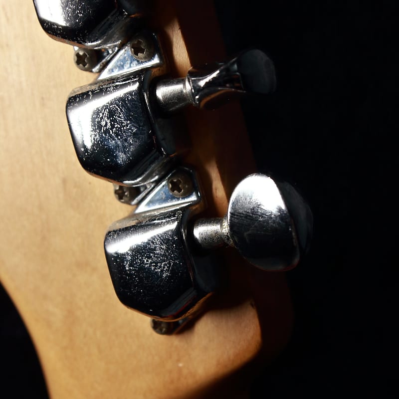 Squier Japan Silver Series Stratocaster SST33 Dakota Red