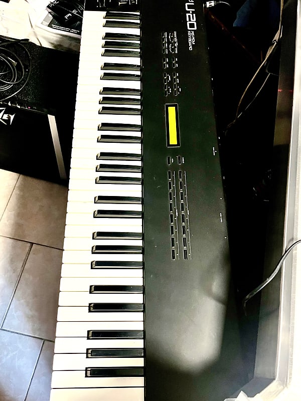 Roland U-20 RS-PCM KEYBOARD MADE IN JAPAN