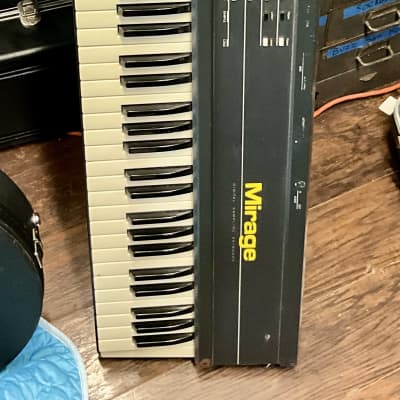 Ensoniq Mirage DSK-8 Digital Sampling Keyboard 1984 - Grey