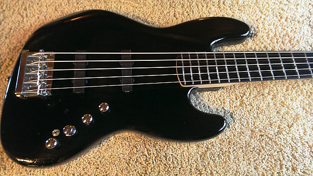 Squier Deluxe Jazz Bass Active V 5-String Electric Bass, Black Painted  Headstock