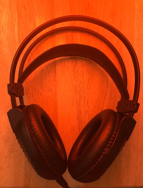 AKG K44 Perception