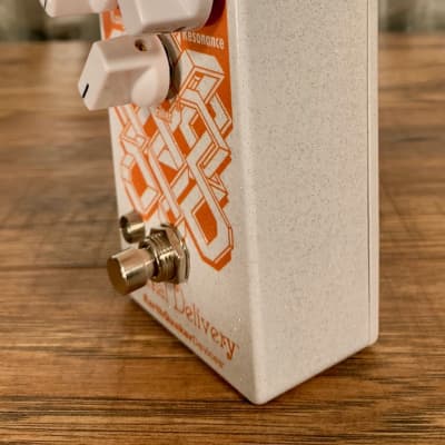 Earthquaker Devices EQD Spatial Delivery Sample & Hold Envelope Filter V2 Guitar Effect Pedal image 2