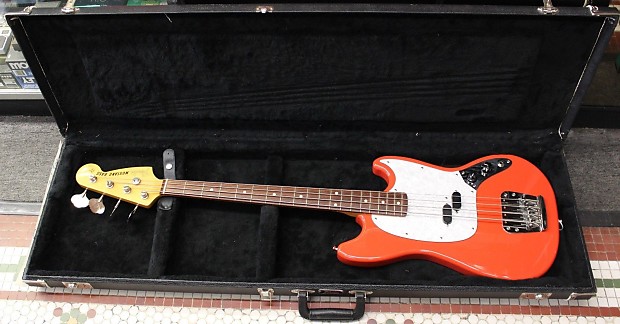 Fender Japanese Mustang Bass with original hard case Rare Great Condition