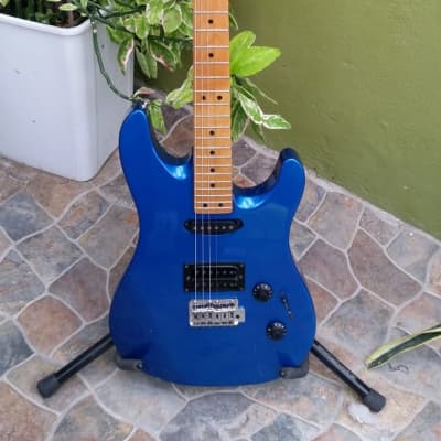 Vintage 1989 Peavey Tracer guitar in blue finish for sale