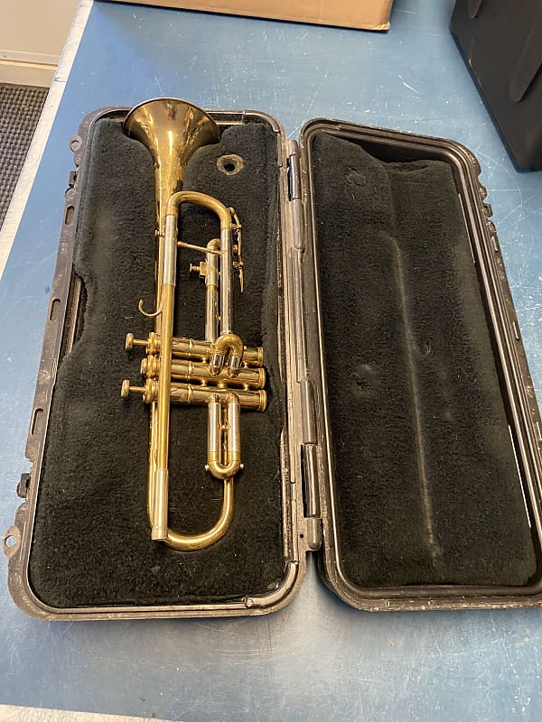 Besson 220 Trumpet & Bach Hard Shell Case Gold Reverb