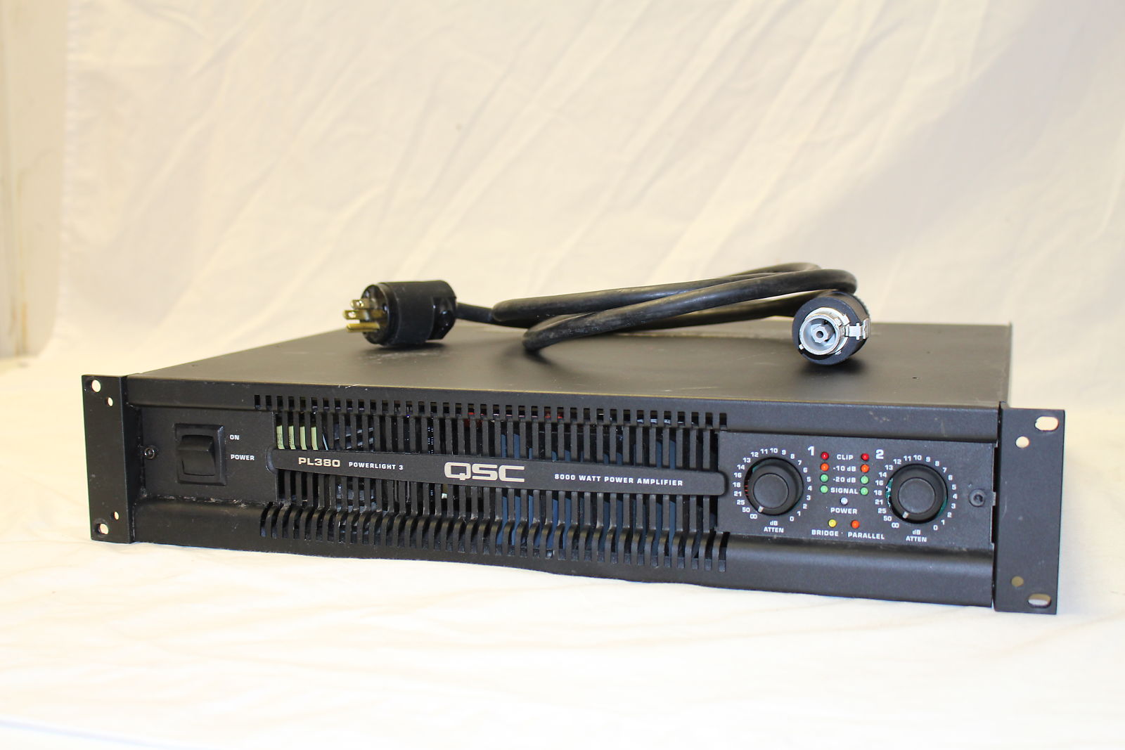QSC PL380 Powerlight 3 Series Lightweight RackMounted Power Reverb