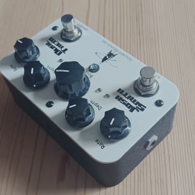 J. Rockett Josh Smith Dual Tremolo/Boost 2010s - white image 3
