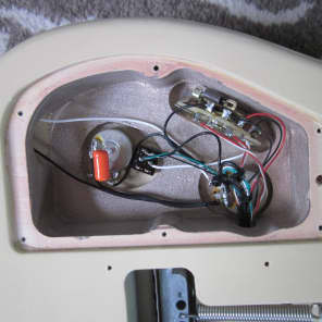 Godin Progression 2008 Stratocaster style Guitar W/ Duncan Single Coil/Humbucking Pickups image 11