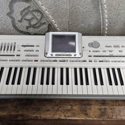 Korg Pa2X Pro 76-Key Professional Arranger Keyboard 2000s - Silver