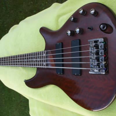 Ibanez SR505 5 String Light Weight Electric Bass Guitar with Improved Electronics and Gig Bag image 2