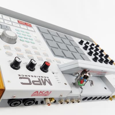 Akai MPC Renaissance Sampler Synthesizer +Wood + Neuwertig +OVP + 1.5J Garantie image 14
