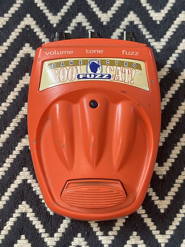 ずほ　希少!!　Danelectro Cool Cat Fuzz V1 Danelectro Cool Cat CF-1 Fuzzをレビュー！Frantone Peachfuzz