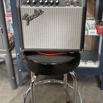 良質  Fender 6.5 Amplifier, Amp Combo Bass Guitar 15B Frontman ベース