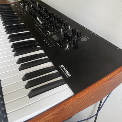Korg Prologue 16 Polyphonic 61-Key 16-Voice Analog Synthesizer 2018 - Present - Black/Wood