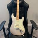 Fender Deluxe Stratocaster HSS with Maple Fretboard 2017 - 2021 Blizzard Pearl