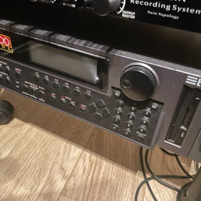 E-MU Systems E6400 Emulator Rackmount 64-Voice Sampler Workstation 1996 - Black