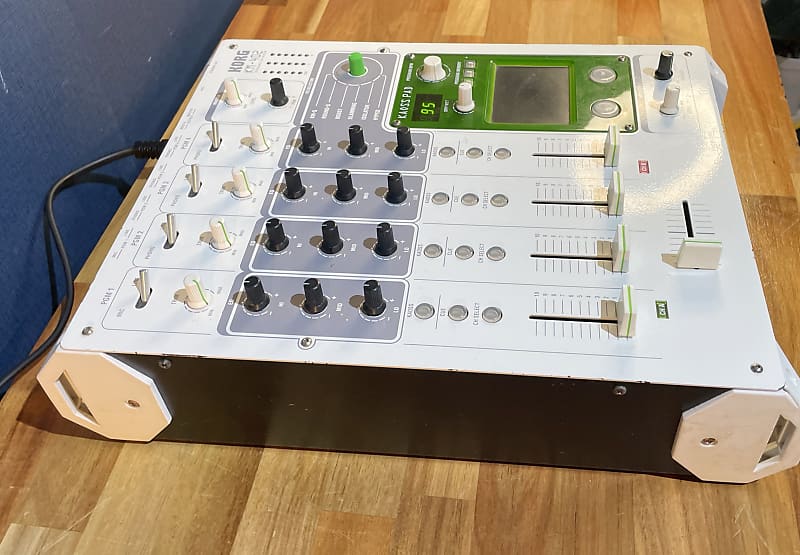 Korg KM-402 Dynamic Dj Mixer W/ Kaoss Pad EQ Selector