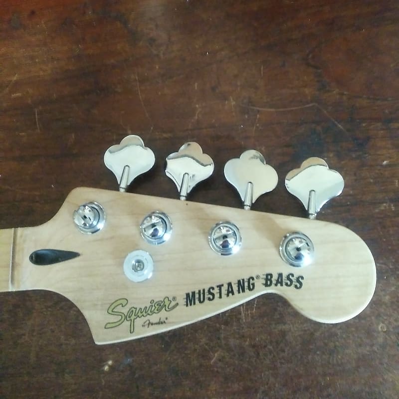Mustang store bass neck